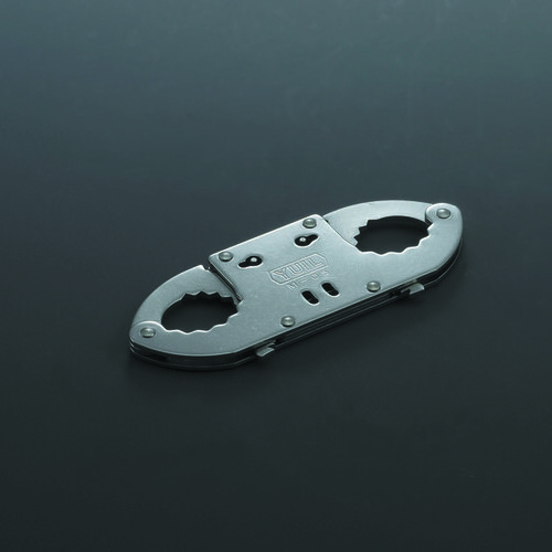 M-05 (Thumb Handcuffs)