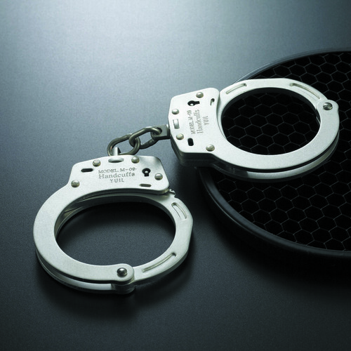 M-09 (Standard Handcuffs)